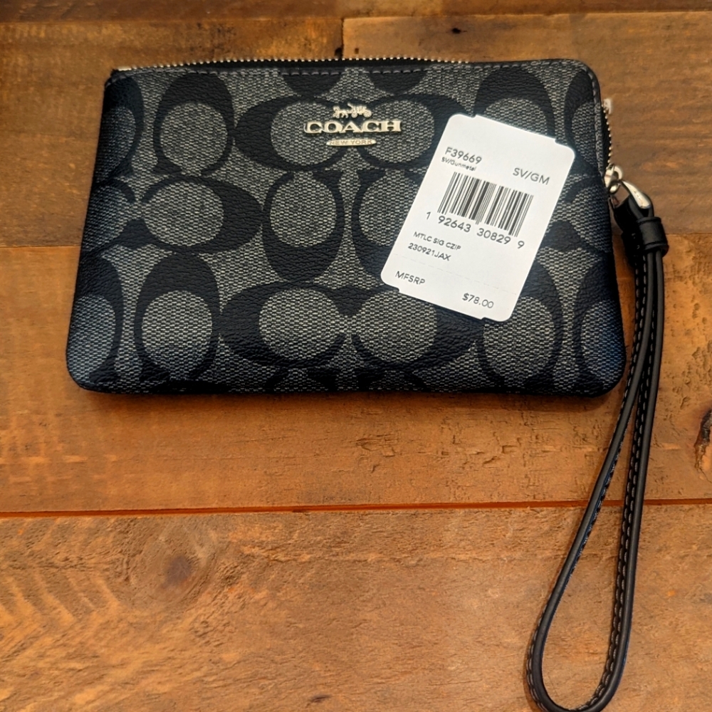 Coach Wristlet Silver & Black NWT